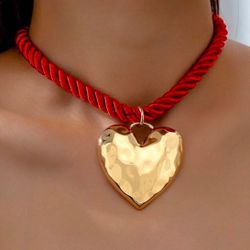 Red Choker 