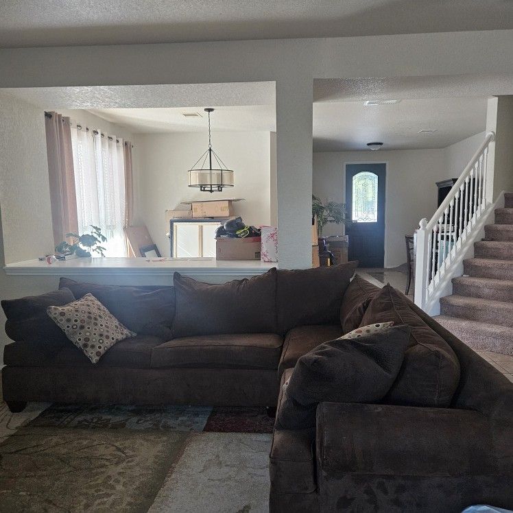 sectional sofa with queen pull out bed. for Sale in San Antonio, TX