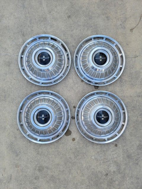 13" Monza900 Chevy Coviar Hubcaps