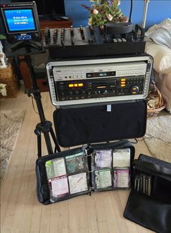 Complete Karaoke DJ System with Discs