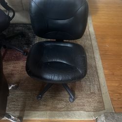 Office Chair Need Gone ASAP TELL ME A FAIR PRICE 