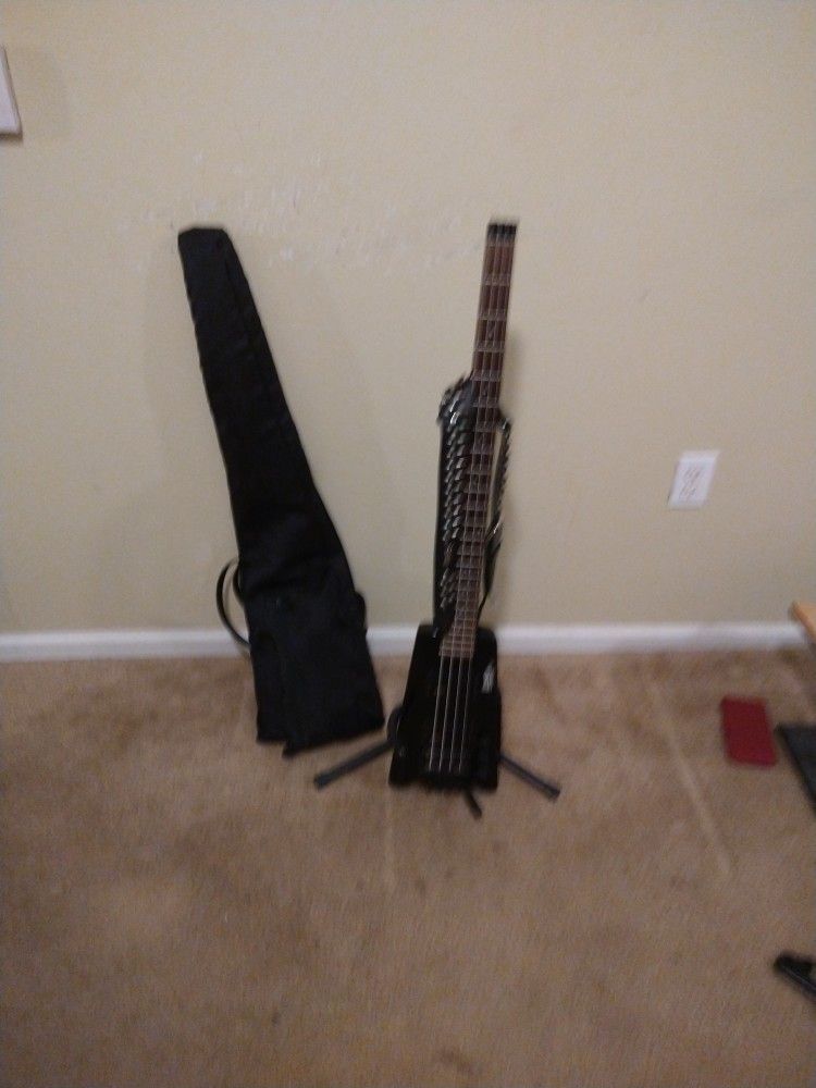 Hohner. Headless bass guitar blk