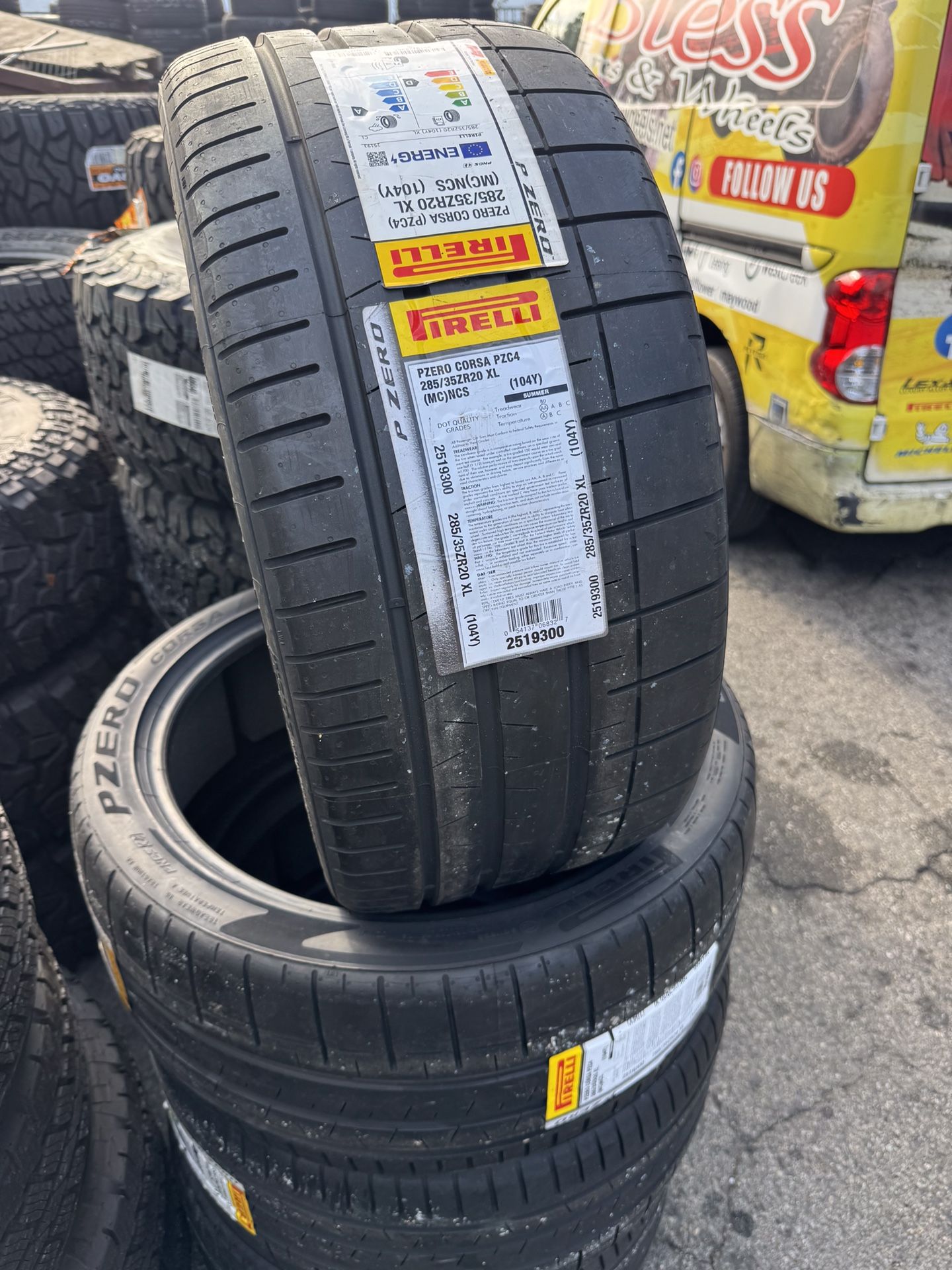 📍285-35-20 Pirelli Tires
