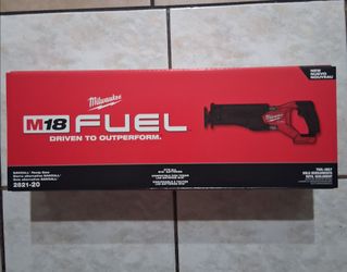 Milwaukee Fuel M18 Sawzall ( TOOL Only)