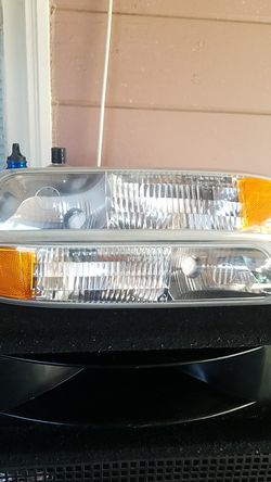 Corner bumper lights Tahoe or suburban 2002 to 2005.