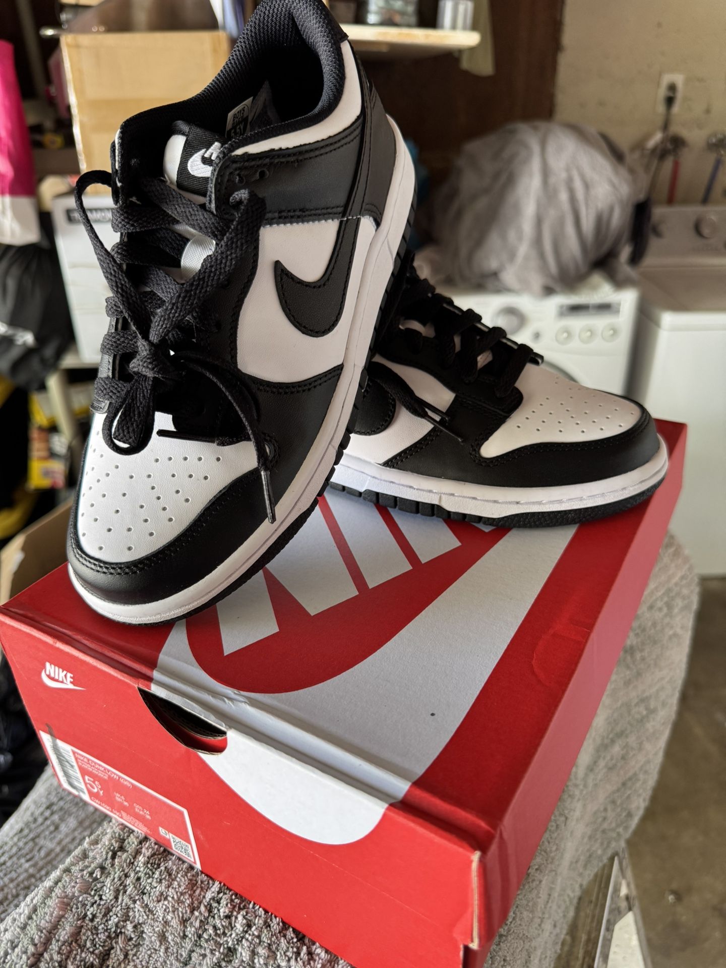 Nike Dunk Low (pandas Size 5.5