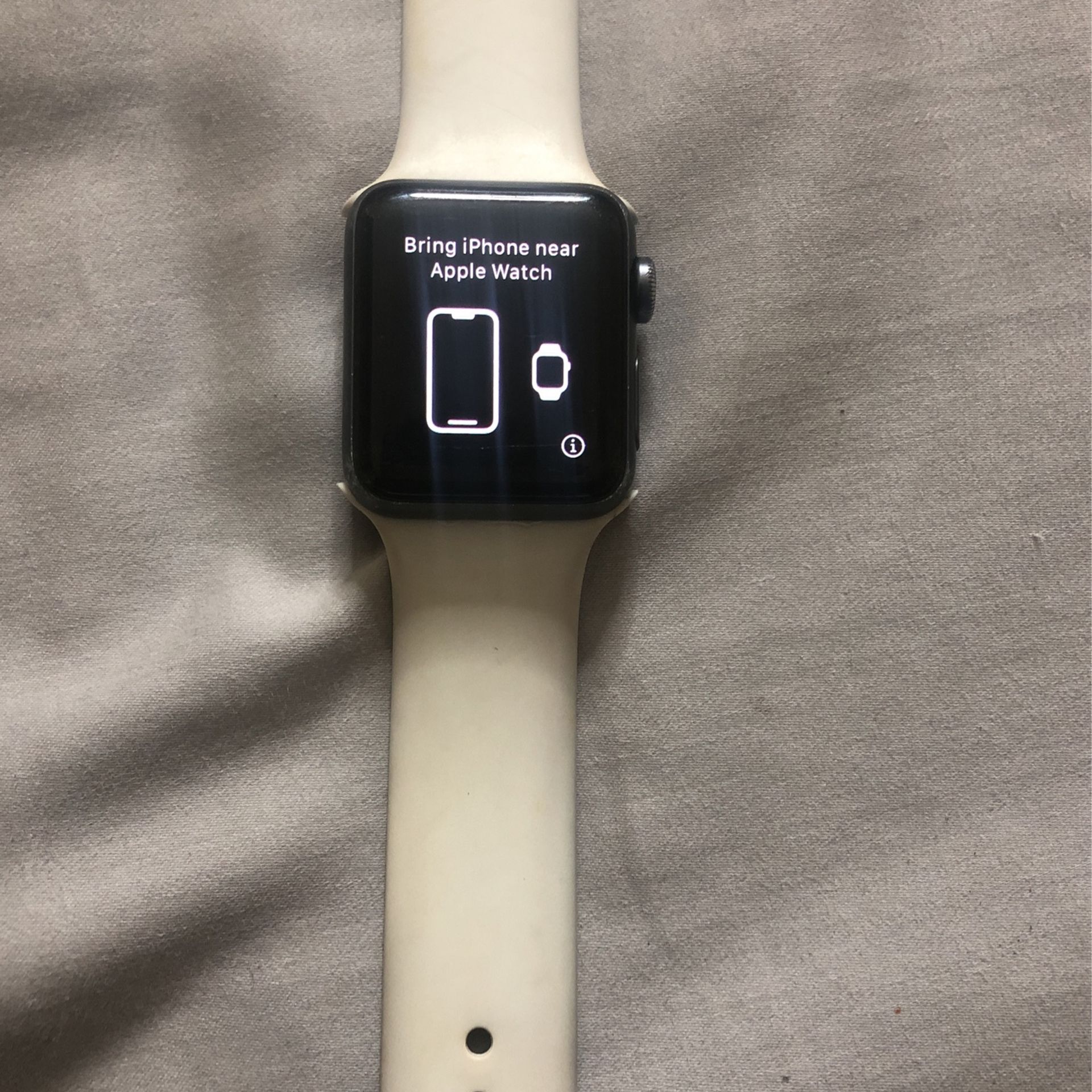 Series 3 38 MM Apple Watch