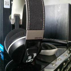 Sennheiser Wireless Headphones 