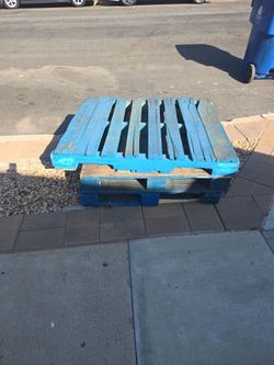 Wood pallets for FREE