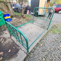 Antique Full size Metal Bedframe 
Very sturdy,  no squeaks 
Green