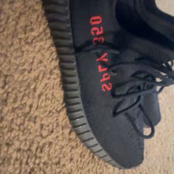 Yeezy 350 Bred