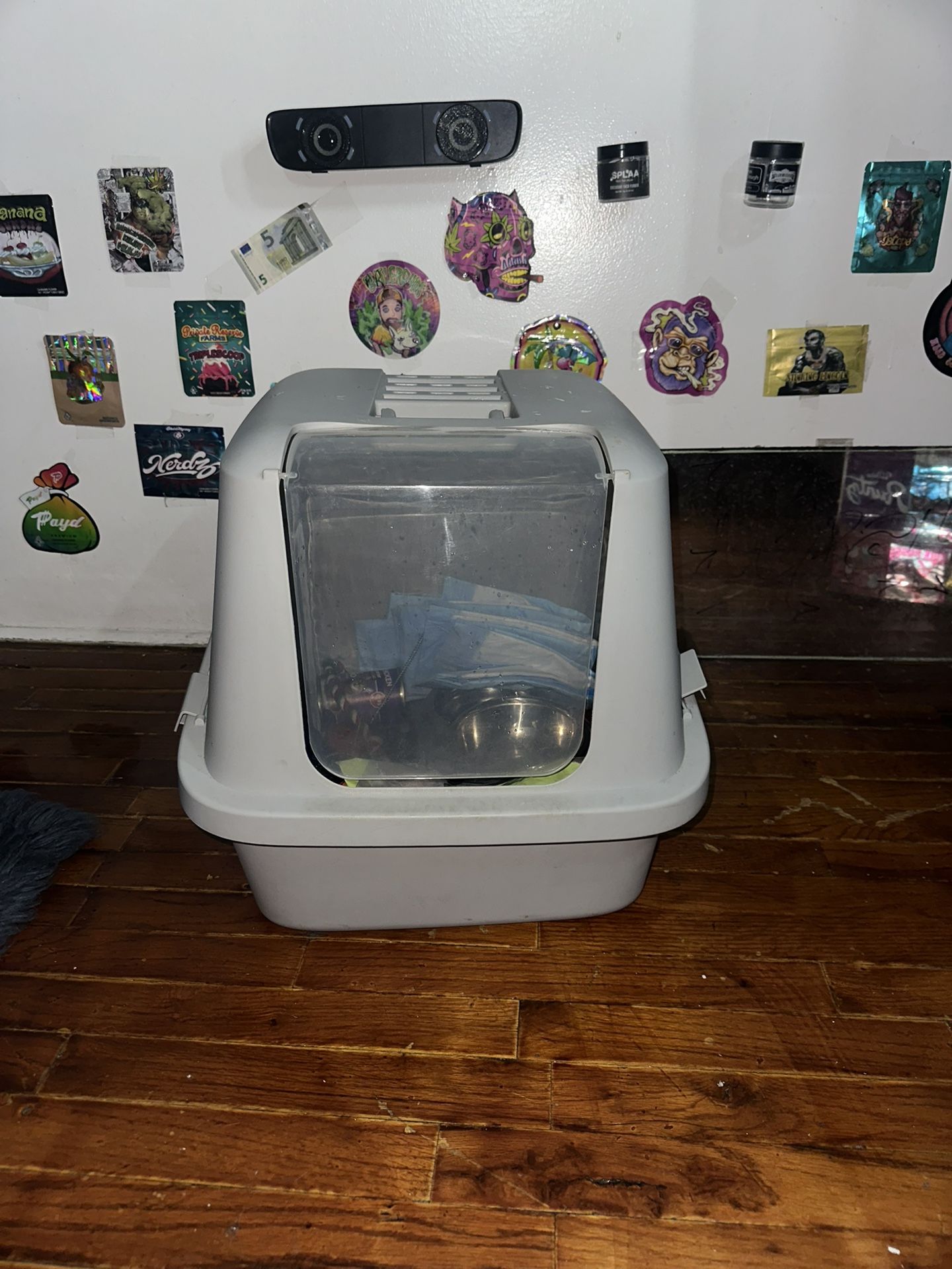 Cat Litter Box w/Extra Etc.