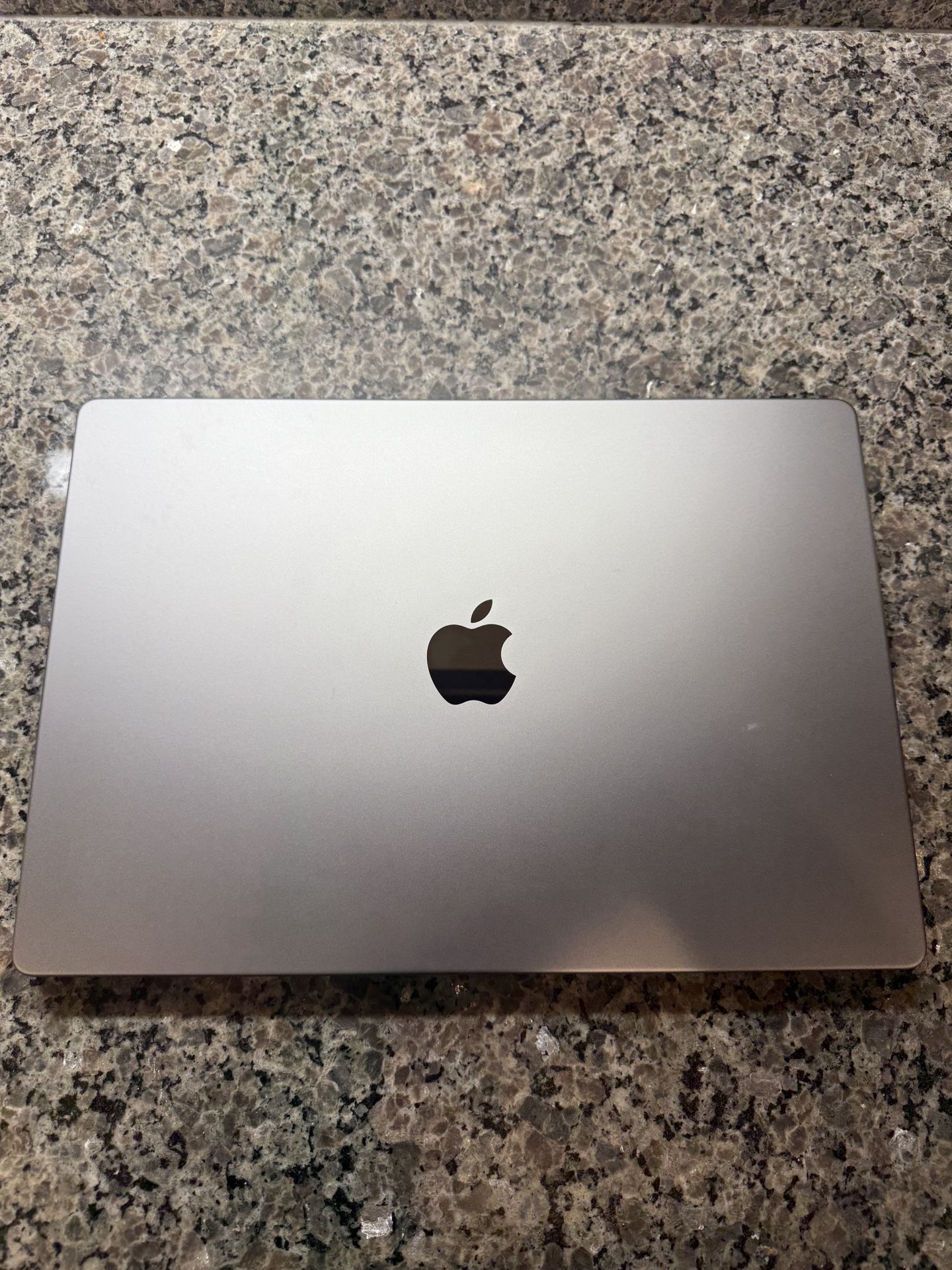 MacBook Pro M1 Pro 1TB