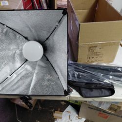 Vevor photo light softbox with color selectable bulb , tripod and remote