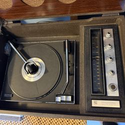 Vintage Magnavox Radio And Record Player 