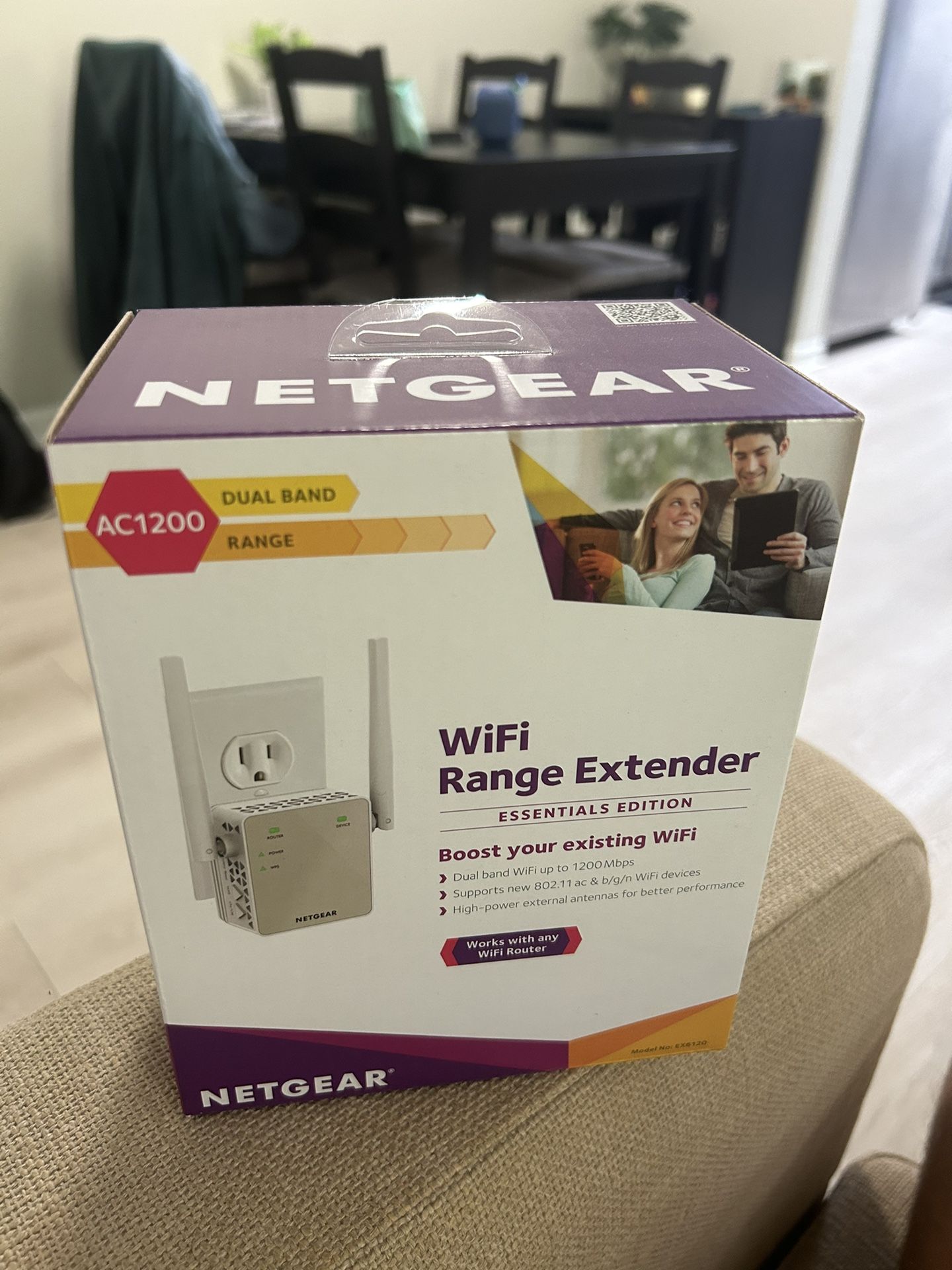 Brand New Netgear WiFi Range Extender 