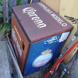 VINTAGE CORONA ICE CHEST/ COLER!!! 275$
