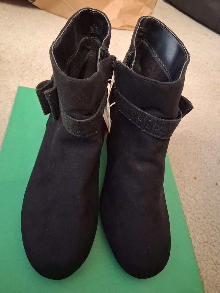 Flowers by Nina black suede boots