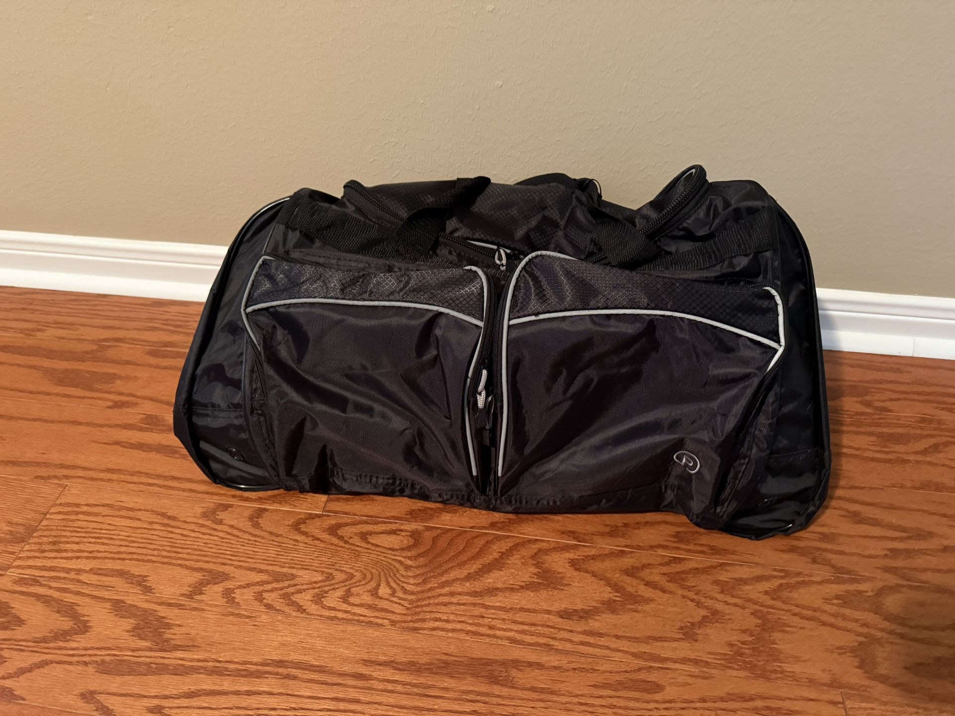 Protege Travel Carry On Duffle Bag Luggage 