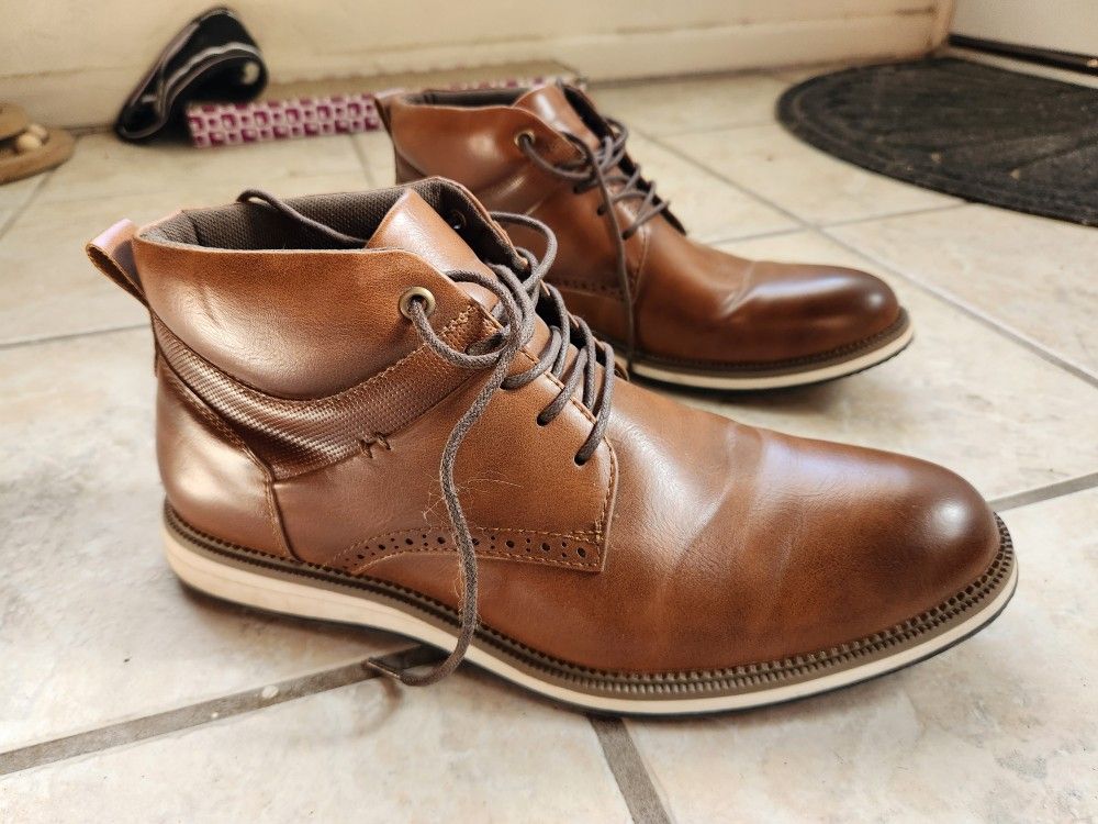 Men's Dress Shoes/Chukka Boots - Size 9