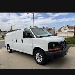 2008 GMC Savana-Van