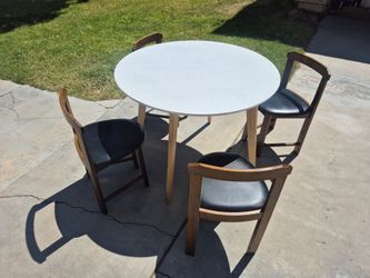 dining Table with 4 chairs