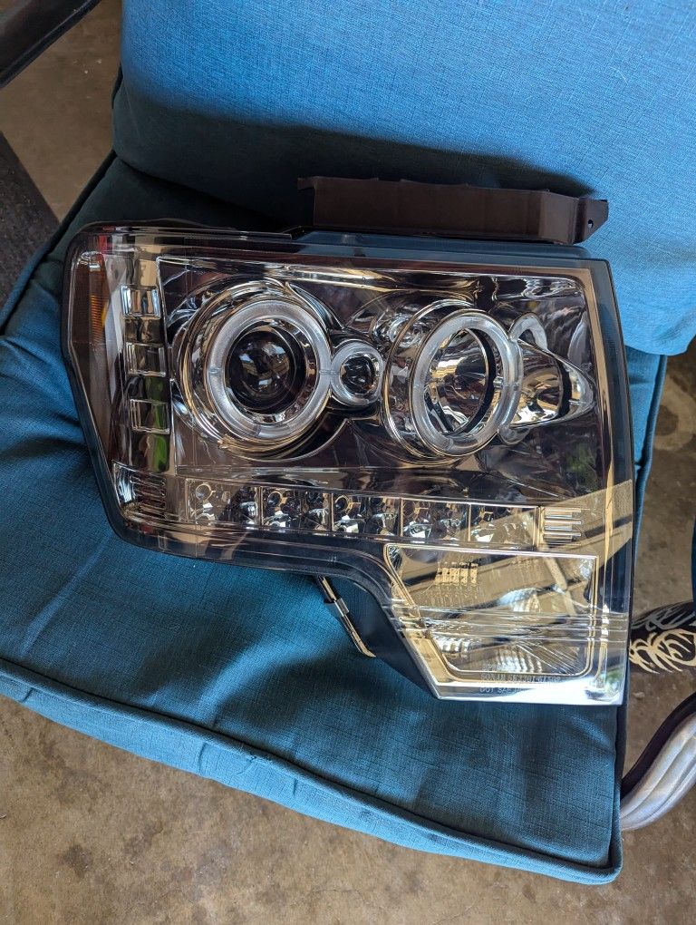 Ford F150 Headlight Assembly