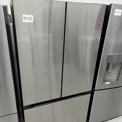 (TINY dent) Samsung Bespoke 3-Door French Door Refrigerator (24 cu. ft.) with Beverage Center 🔥