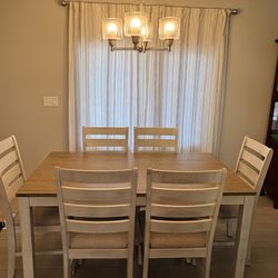 Wood dining room table and 4 chairs set - Beautiful!