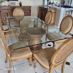 Aico Dining Room Suite