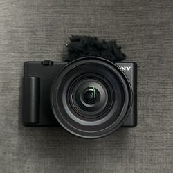 Sony - ZV-1F Vlog Camera (comes with wide angle Lens)