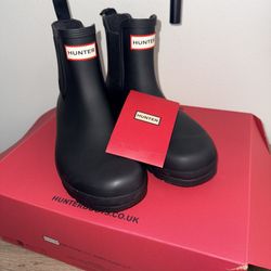 Hunter Chelsea rain Boots- NEW