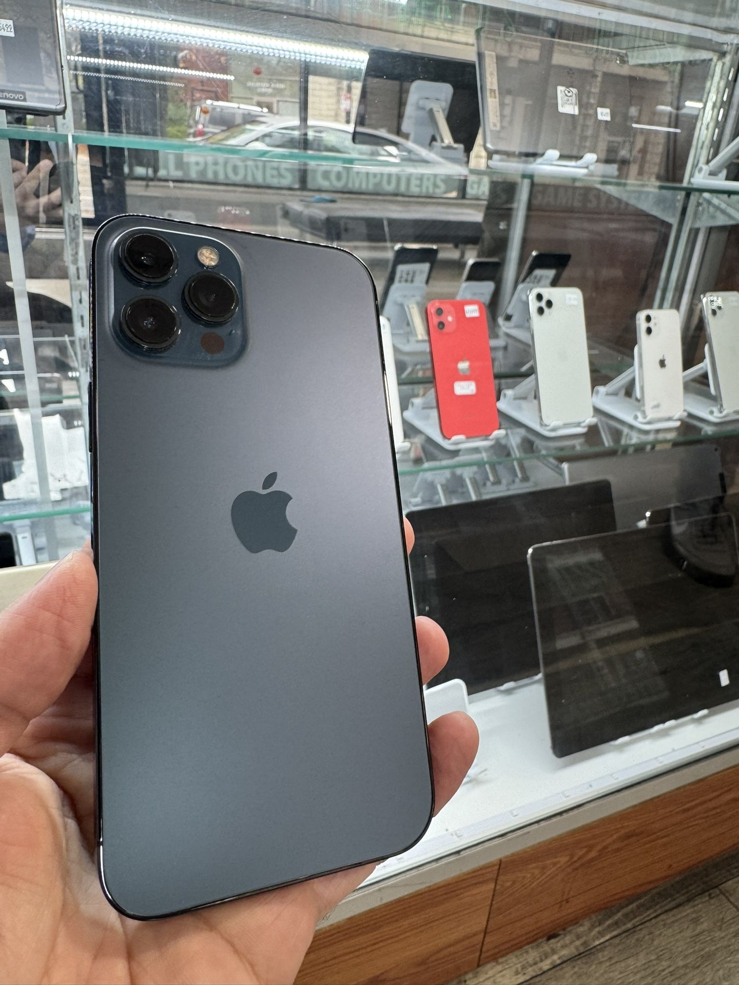 Unlocked iPhone 12 Pro Max Desbloqueado