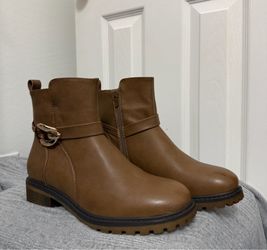 New Metropolitan View Ankle Boots - Size 10