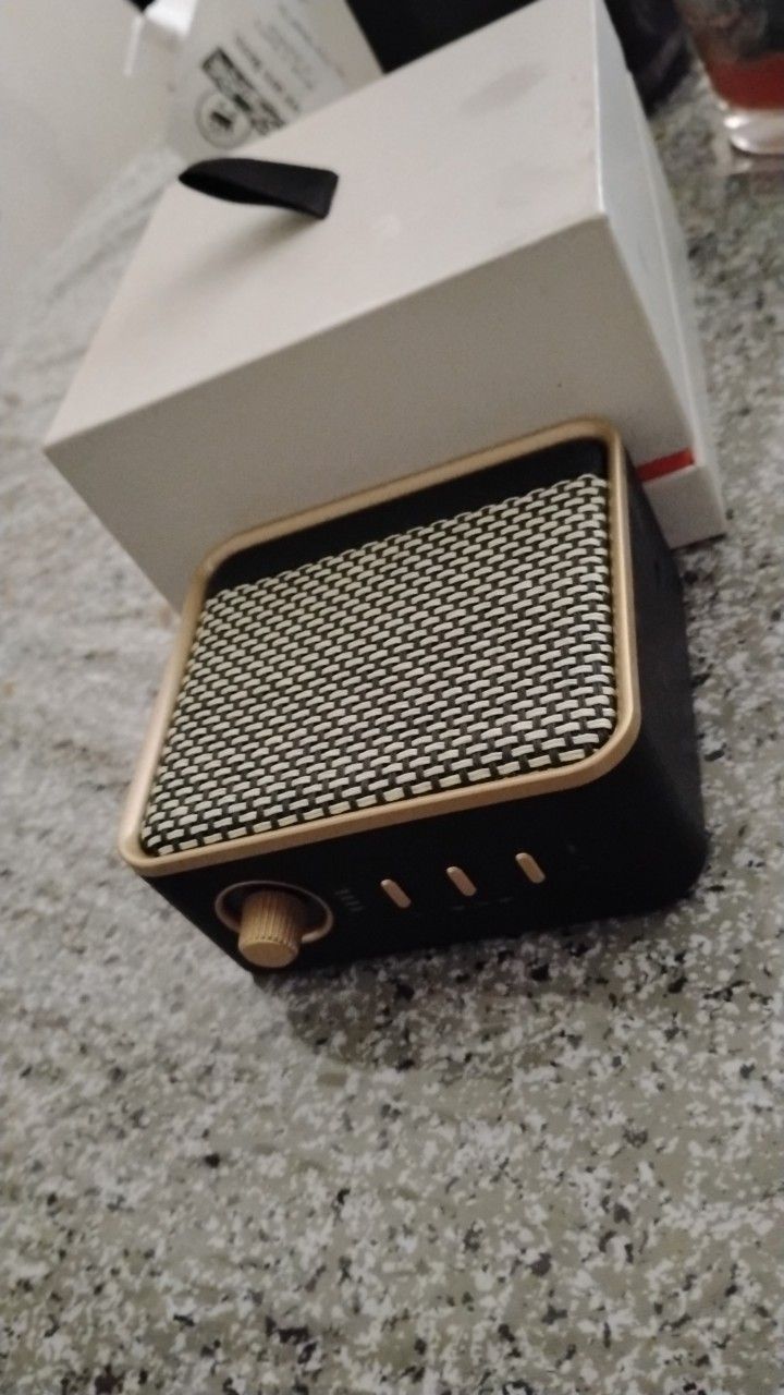 Onn. speaker Bluetooth