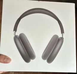 AirPod maxes gen 1 with apple care midnight