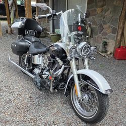 2007 SOFTAIL DELUXE FLSTN 