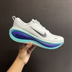 Nike Vomero Plus ( Men’s)