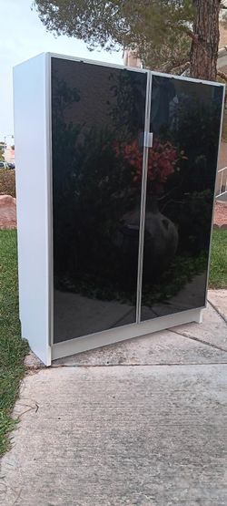 Beautiful Glass Front IKEA Cabinet! Double Door w/ Shelves!