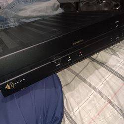 Sonance Sonamp 275 SE Stereo Power Amplifier In Good Conditions Include the power cable The just the power Amplifier still working good 