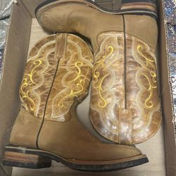Cowboy boots size 7