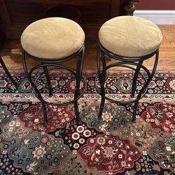 Set of 4 Matching Bar Stools (2 With Backs, 2 With Swivel)