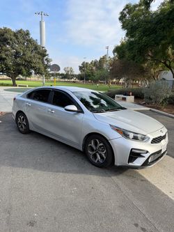Kia Forte Silver 4-Door Sedan