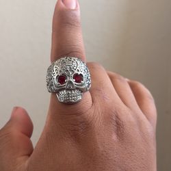 Skull ring