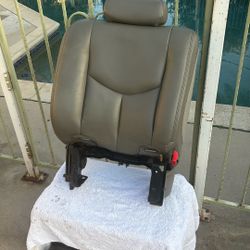Suburban 2004 Middle Seat