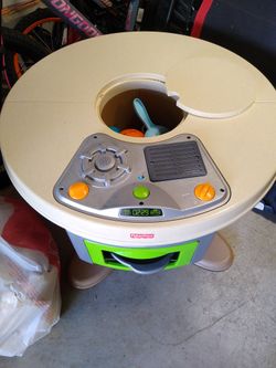Gently Used Fisher-Price Servin' Surprises Kitchen & Table