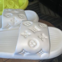 Slides Monogram
