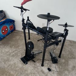 Donner DED-300 Electric Drum Set with Yamaha studio monitors
