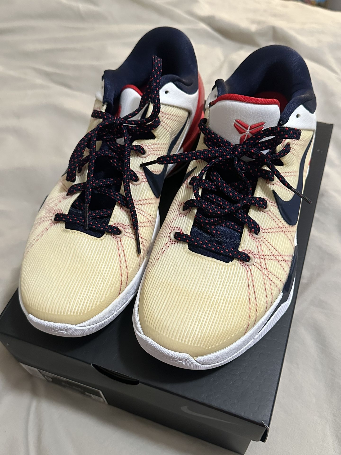KOBE SIZE 10.5