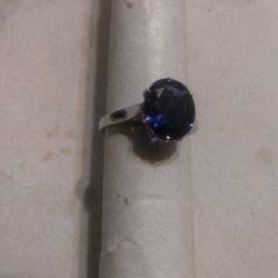 10 Karat Gold Ring With Amethyst Stone 2.65 Carat Size 7 3 /4